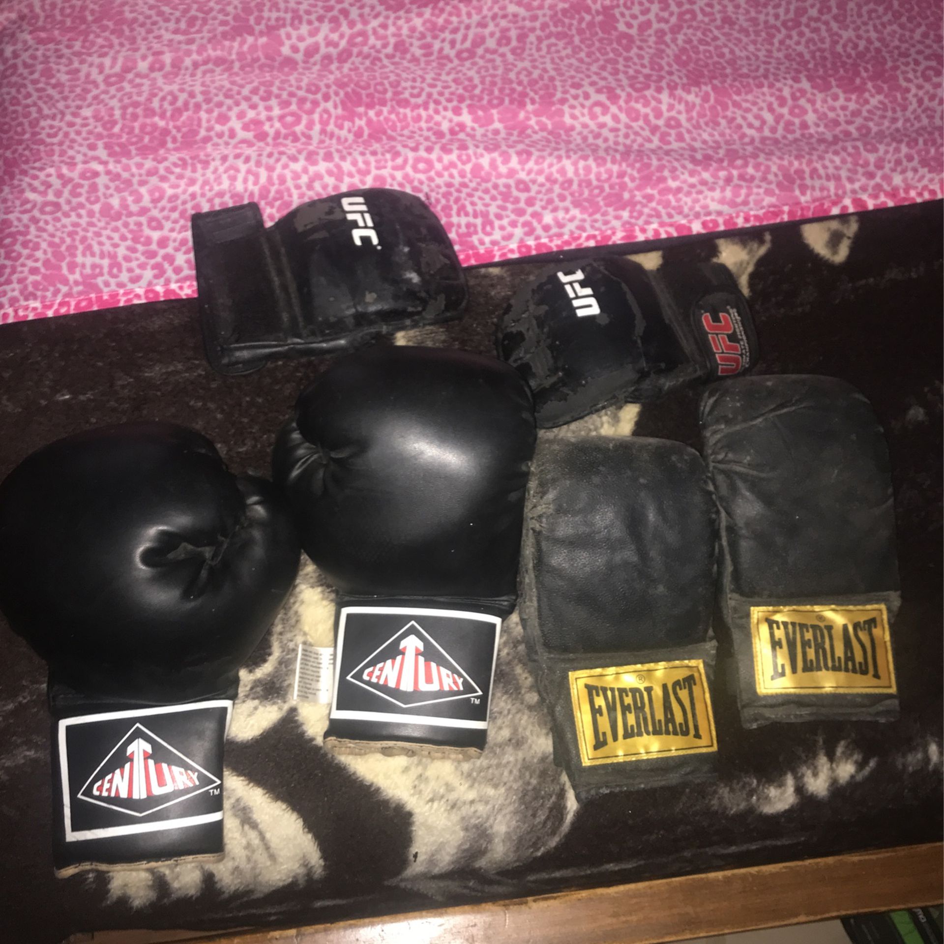 Boxing Gloves And UFC Gloves 