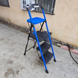 Kobalt 3-Step Folding Step Ladder