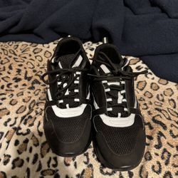Dior B22