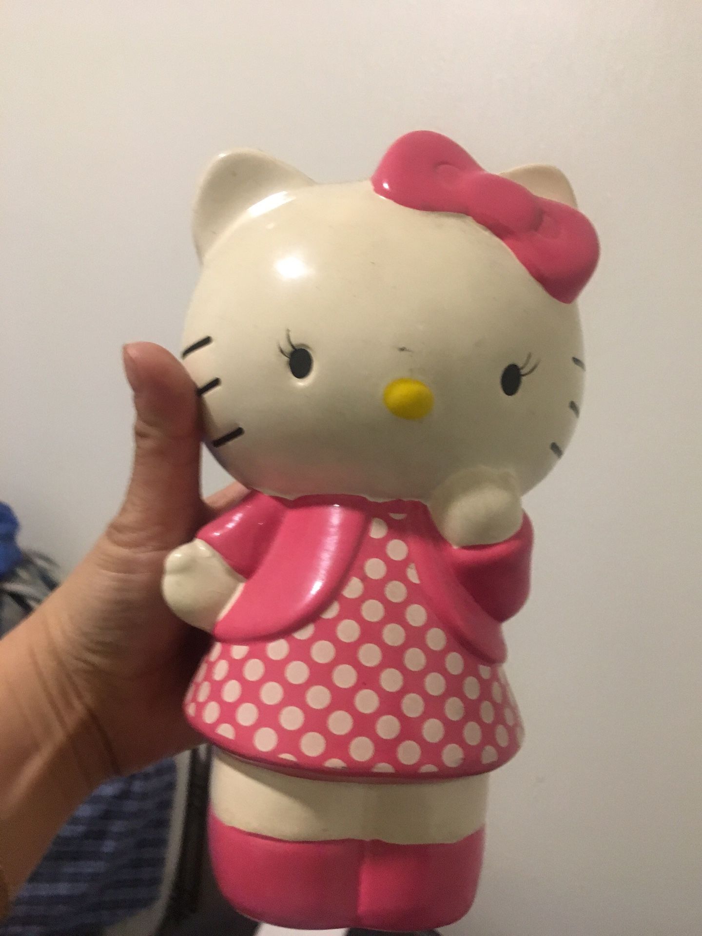 Hello kitty piggy bank