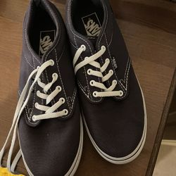 Women’s Size 8 Vans 