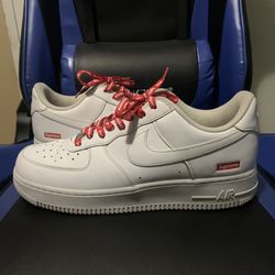 Nike Air Force 1 Low Supreme White Size 10.5 