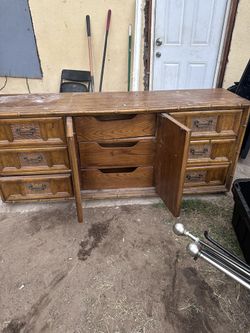 Dresser 