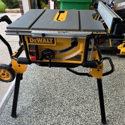 DeWALT Table saw w/Stand