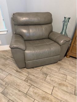 Lazy Boy Oversized Recliner