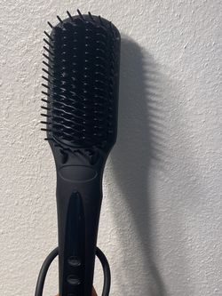 Amika Straightening Brush