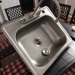 Kitchen Sink with Faucet.