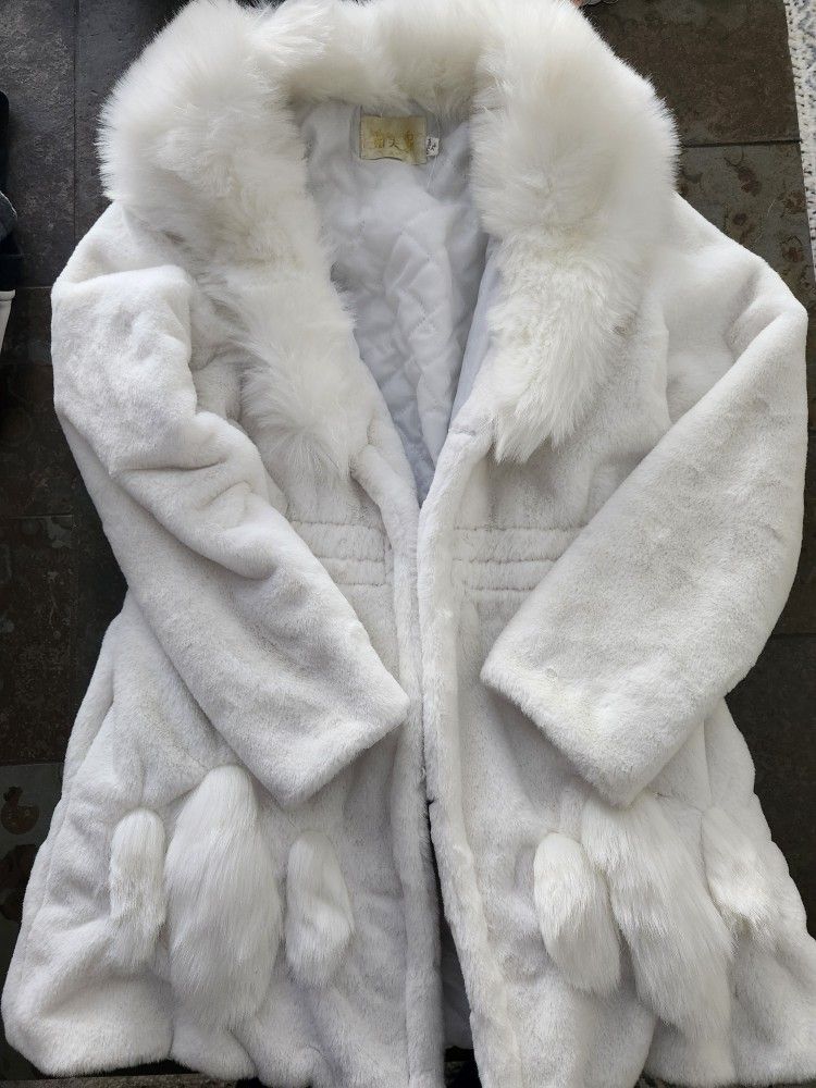 Chinese Manufactured Womans White Rabbit Fur Coat Size PETITE/SMALL