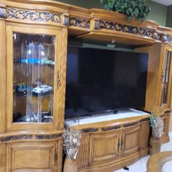 Expànable TV shelf 