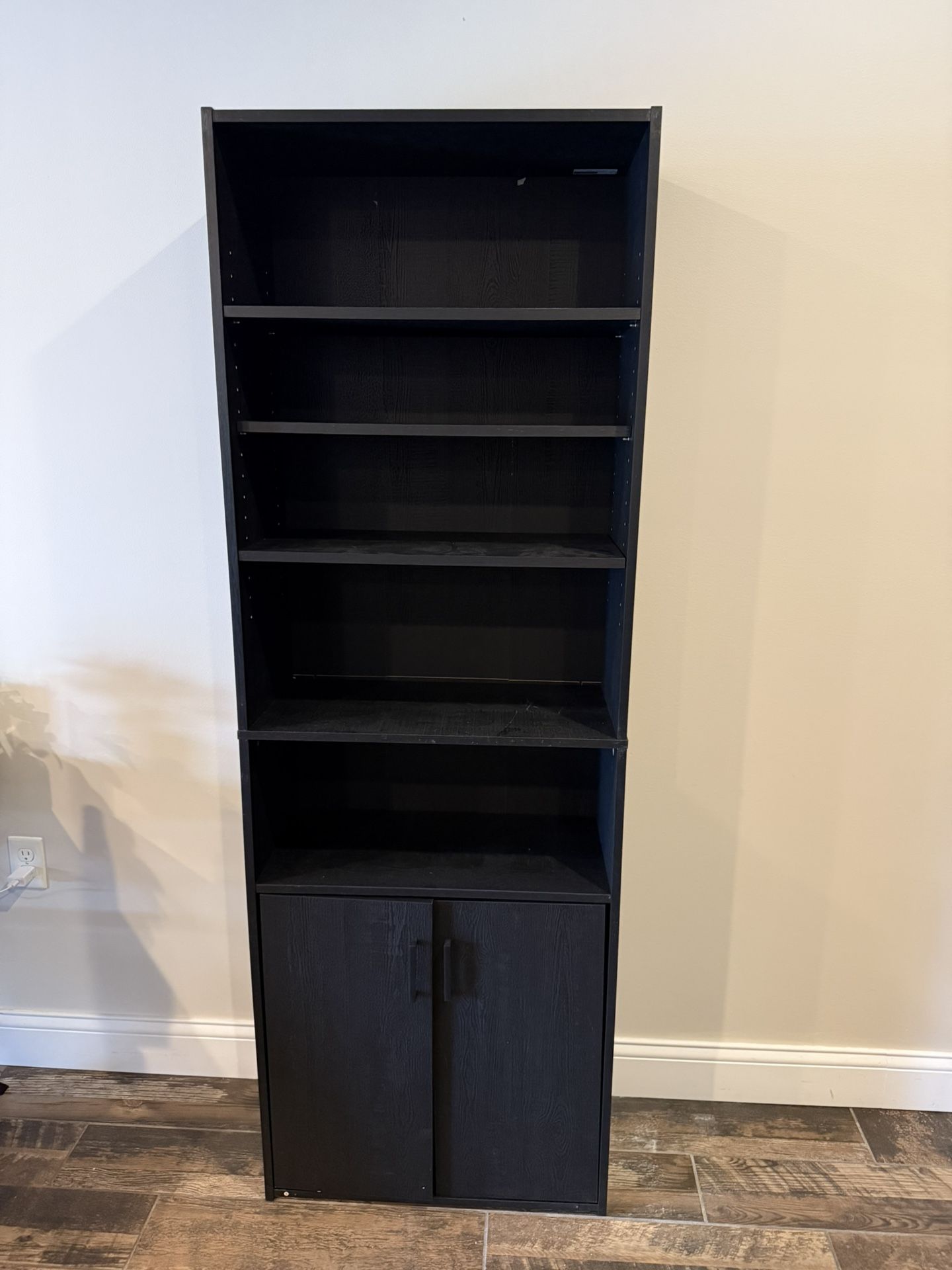 Bookcase / Shelf