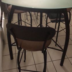 Dining Taby