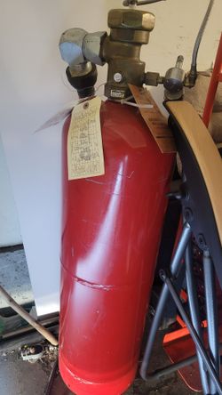 Fire protection systema extinguisher cylinder valve