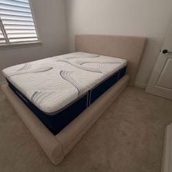 Novaform queen 14inch mattress