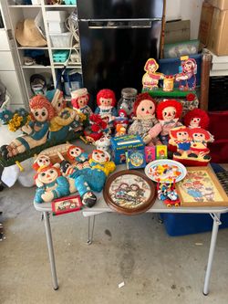 Raggedy Ann and Andy Lot of vintage items