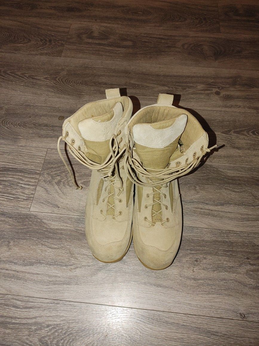 Danner 8" Mens Desert TFX Rough-Out Tan GTX 400G Combat Boots