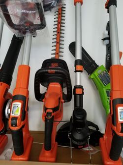 Black and Decker new 24 inch powerful 40 volt hedge trimmer with battery and charger