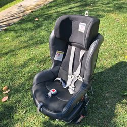  Peg Perego Primo Viaggio Convertible Car Seat. 