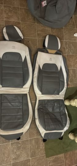 2 Universal Seat Covers 