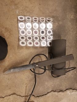Vintage projector comes with 30 slides