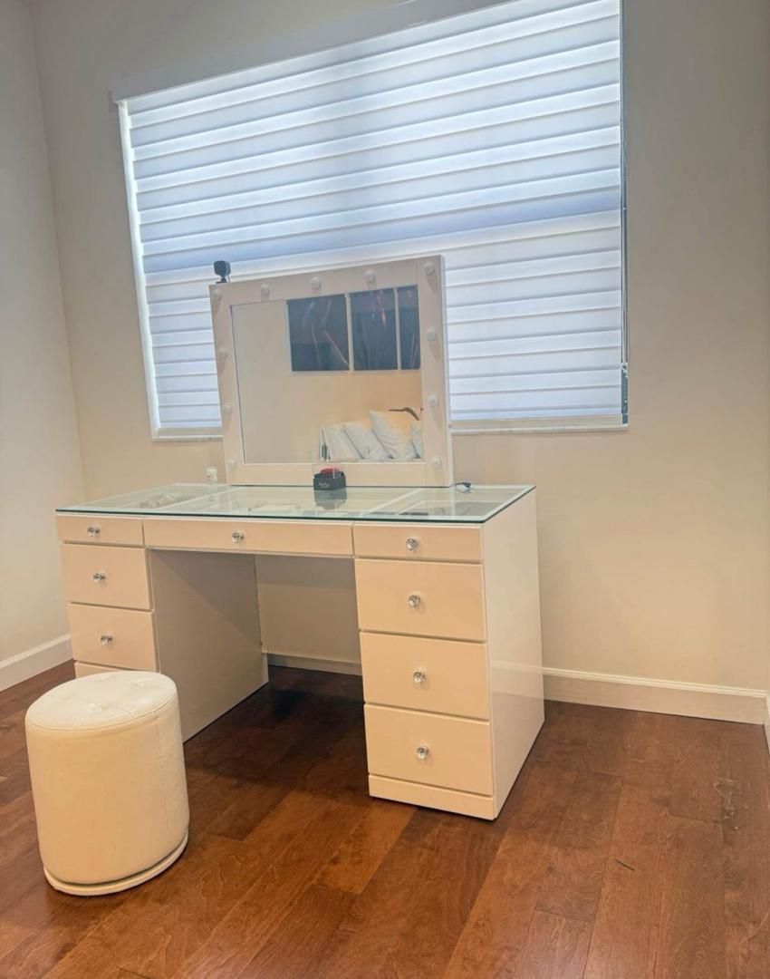 White Vanity with stool in sell. Ask for price