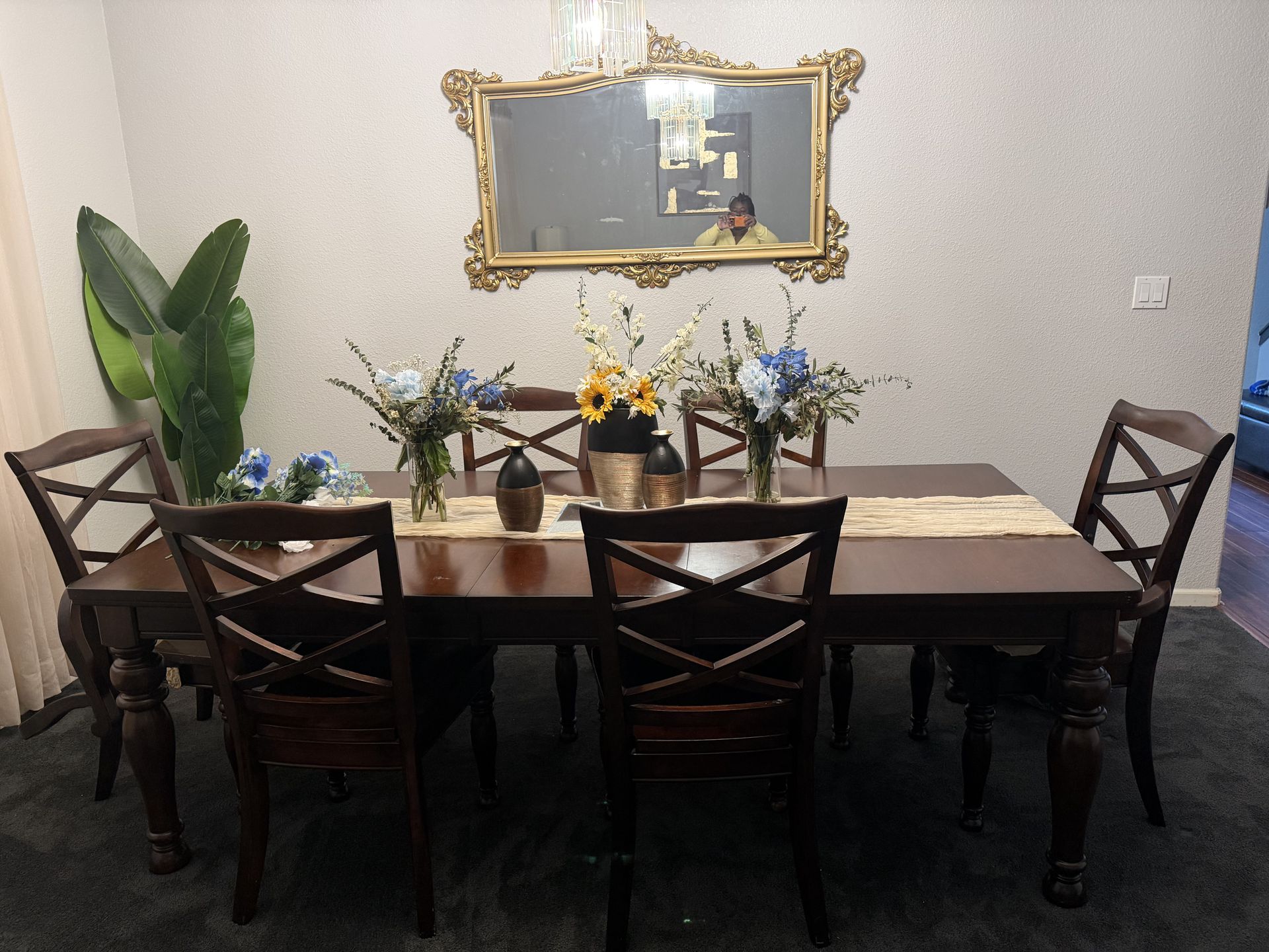 Dining room table and 6 chairs