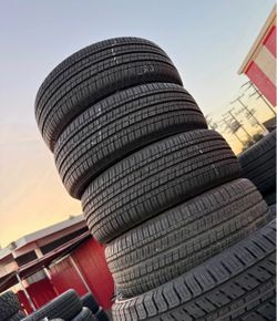 205/55/16 Vendo set de Tires con 80% de vida las 4