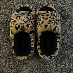 Croc Cheetah Print Slippers Size 9 