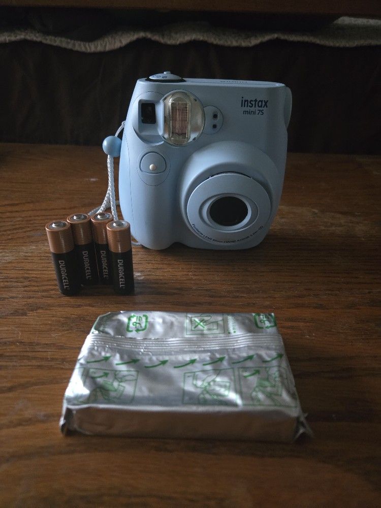 Baby Blue Instax Mini 7S FUJIFILM