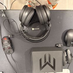 Razor Gaming Headset, Razor Naga V2 Pro, Matrix Gaming Mouse Bundle 