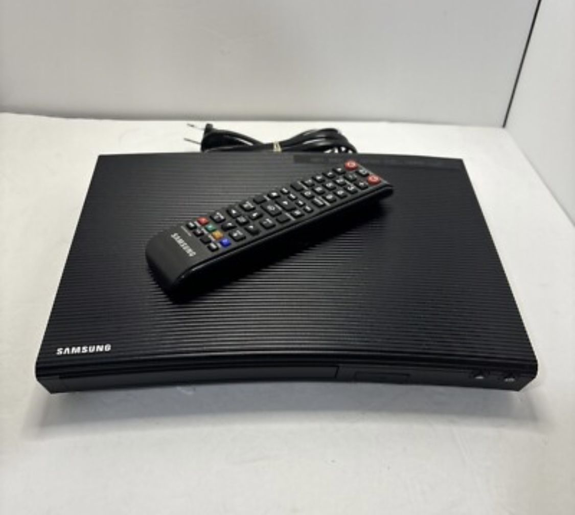 Samsung BD-JM57C Blu-ray and DVD Player with Wi-Fi Streaming