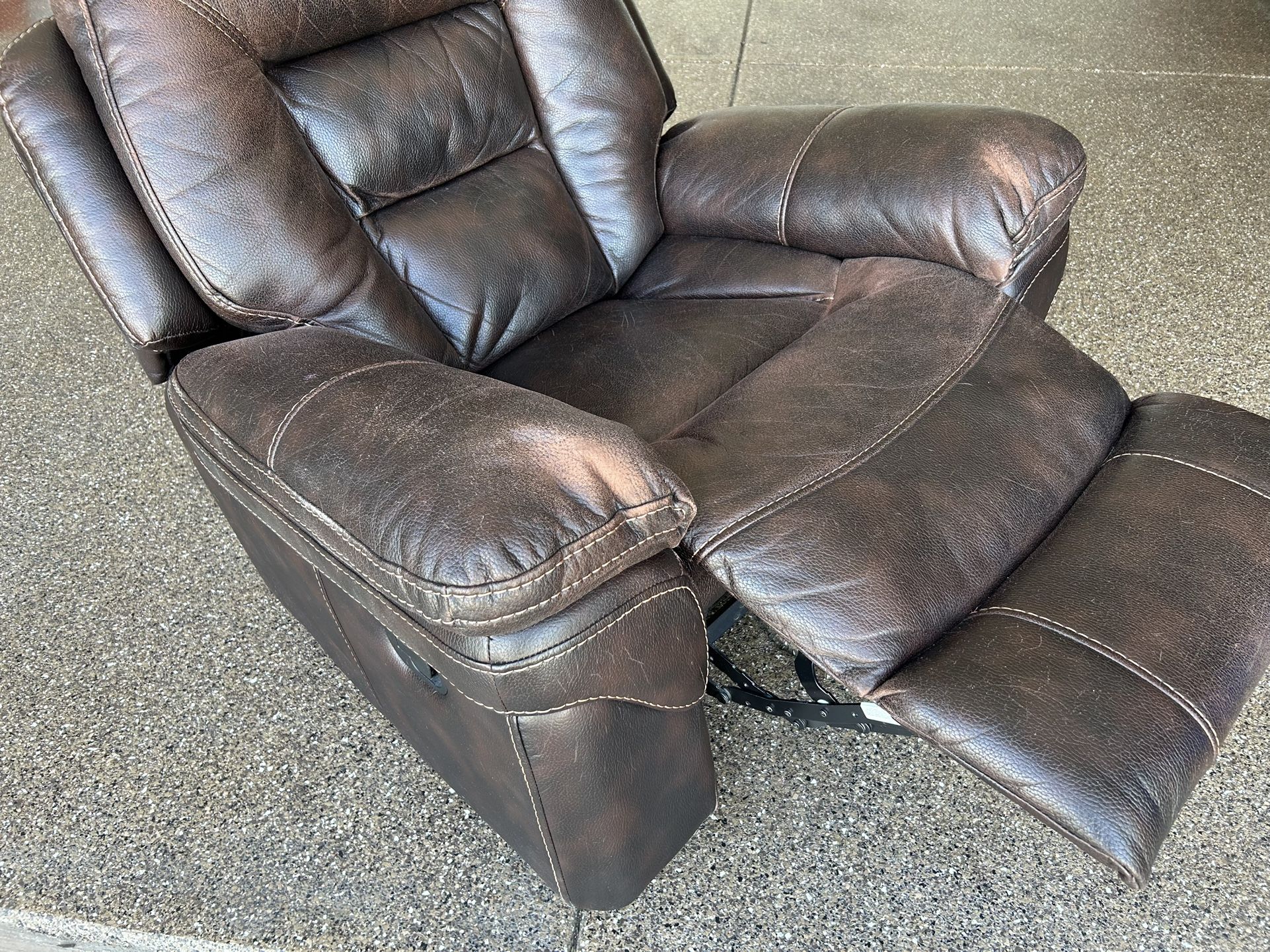 Recliner/Rocker