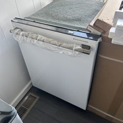 Forno Kitchen Appliance Set (Dishwasher, Stove, Refrigerator)