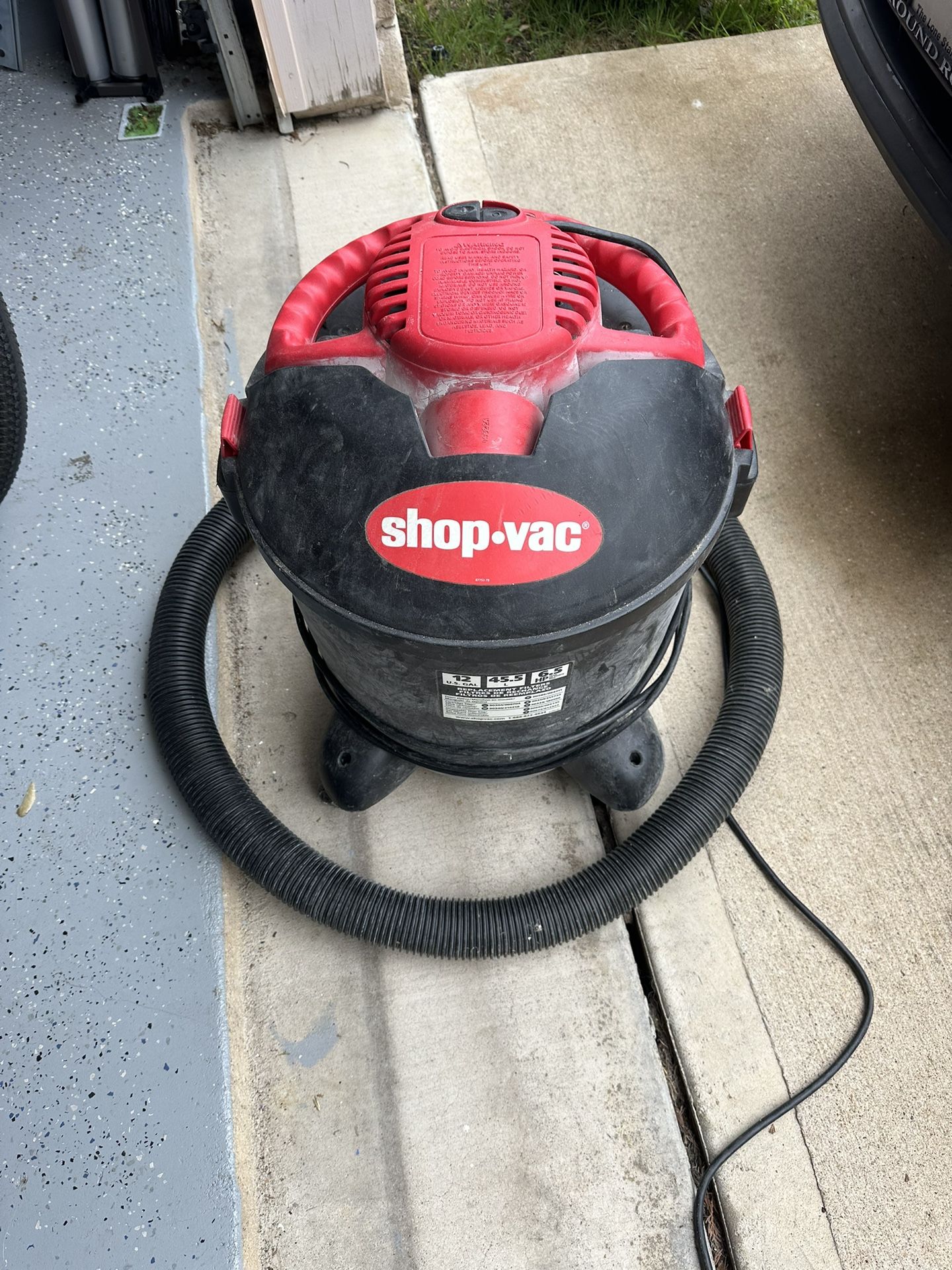 Vacuum12 Gallon. Shop vac.