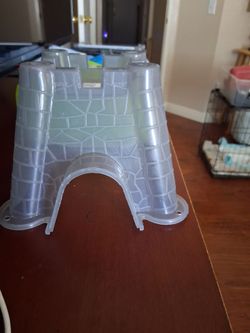 Plastic Castle Hide Small Animal Hideout