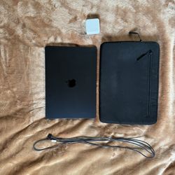 M2 MacBook Air w/ Carrying Case