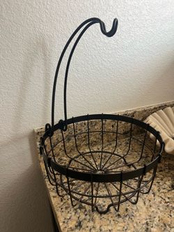 Metal fruit basket