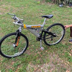 Trek Manitou Y5 Aluminum Bike Bicycle Mountain Excellent