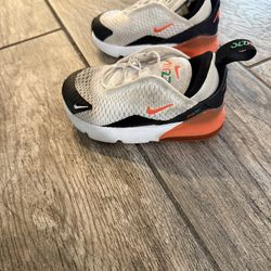 Toddler Nikes  6c