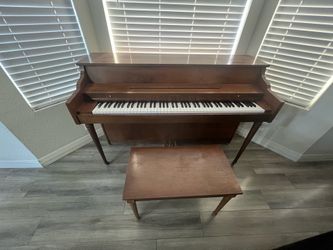 Piano - Whitney Spinet