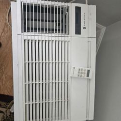 Air conditioner 10,000 BTU Friedrich CP10G10B

