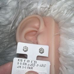 18k japan stud diamond earrings with cert