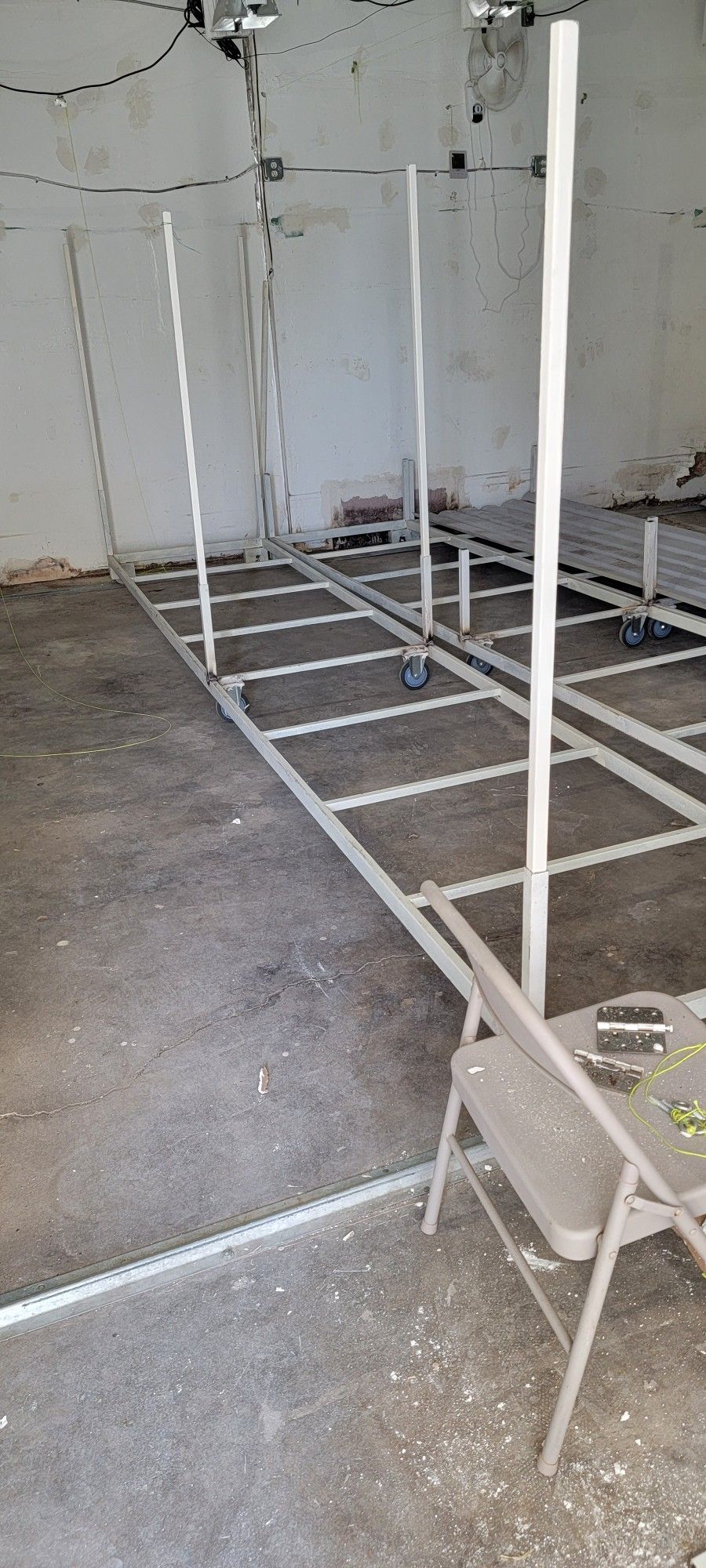 Sliding Tray 16' × 3' All Galvanized Steel