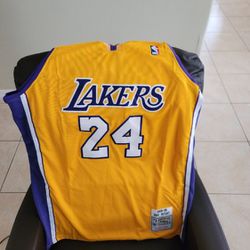 Kobe Bryant Los Angeles Lakers Jersey XL New