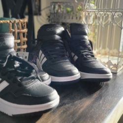 BOYS Adidas Hoops BRAND NEW 