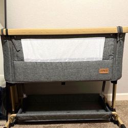 Like New Baby Bassinet