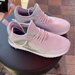 Semi New Pumas