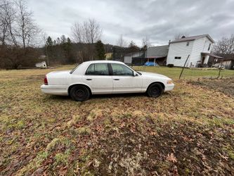 1999 Ford Crown Victoria Thumbnail
