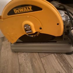 DeWALT  SAW