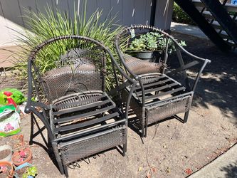 Free Outdoor Chairs/ Paracord Project