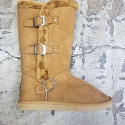 NWT Camel Skip on Fur Boots